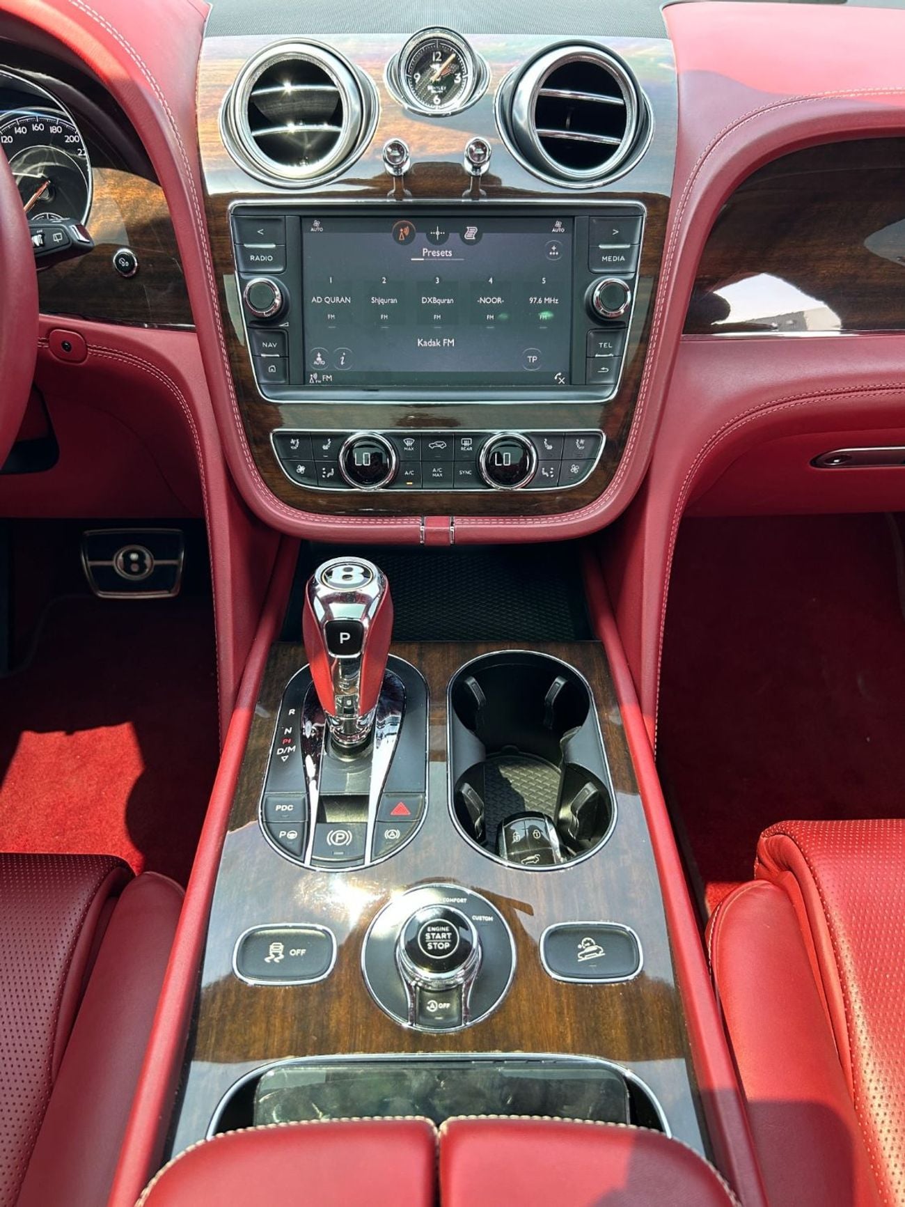 بنتلي بينتايجا AED 4,640 P.M | 0% DOWN PAYMENT | BENTLEY BENTAYGA V8 | 4.0L V8 | 2020 | FULL SERVICE HISTORY | GCC