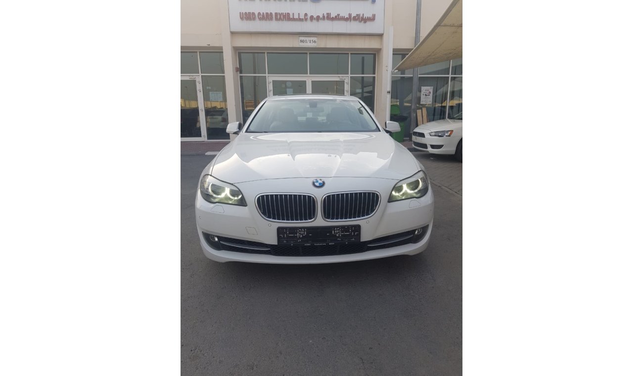 BMW 520i model 2013 GCC car prefect condition full service full option no need any maintenance full o