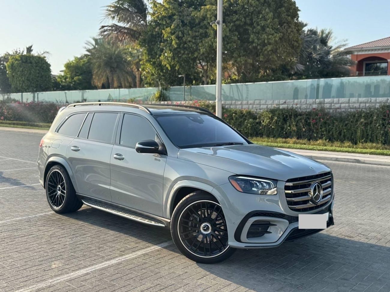 Mercedes-Benz GLS 580 Premium + 4.0L (489 HP)
