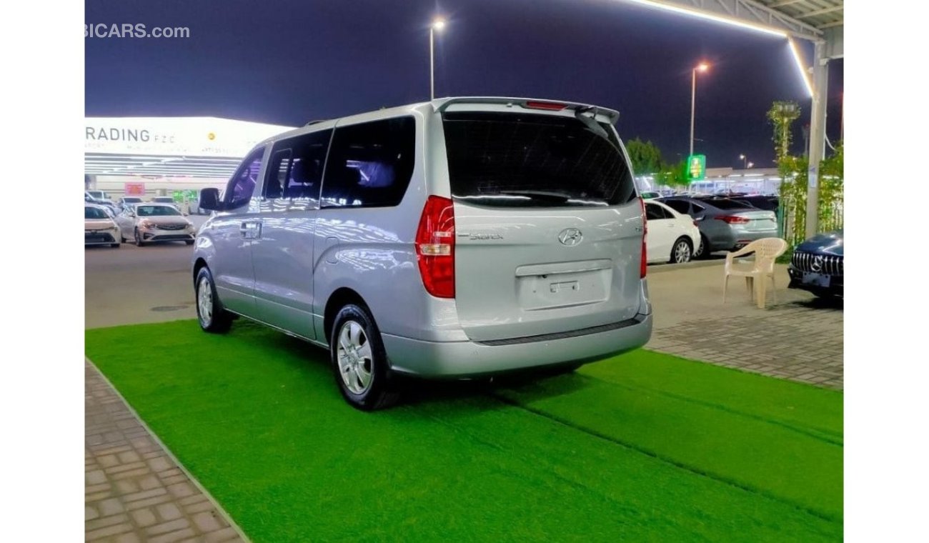 Hyundai H-1 Starex