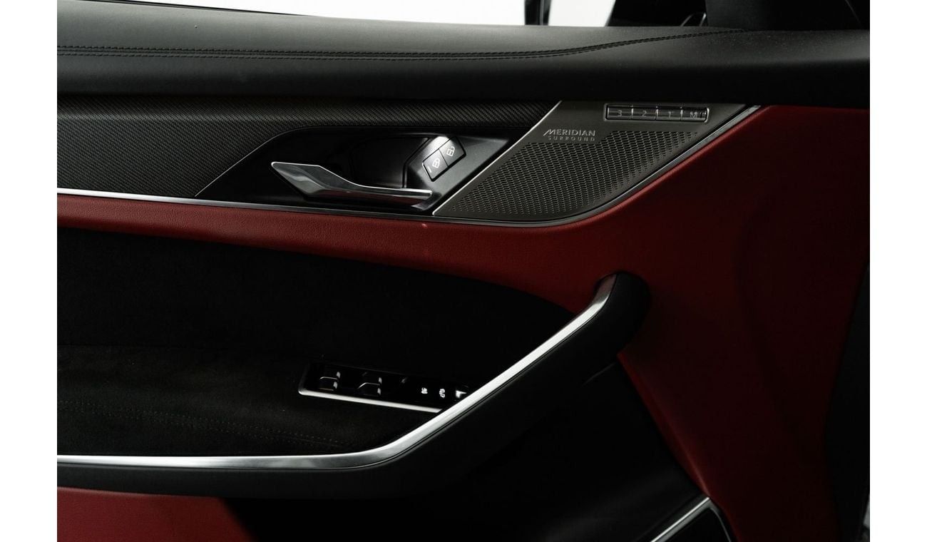 جاكوار F بيس SVR 5.0L