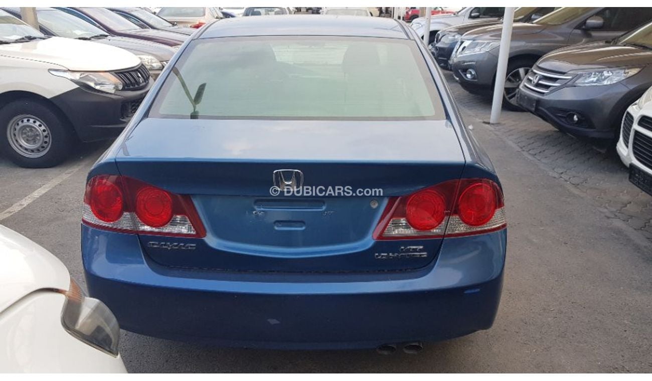 Honda Civic 2008 Gcc specs Full options sunroof DVD alloy wheels