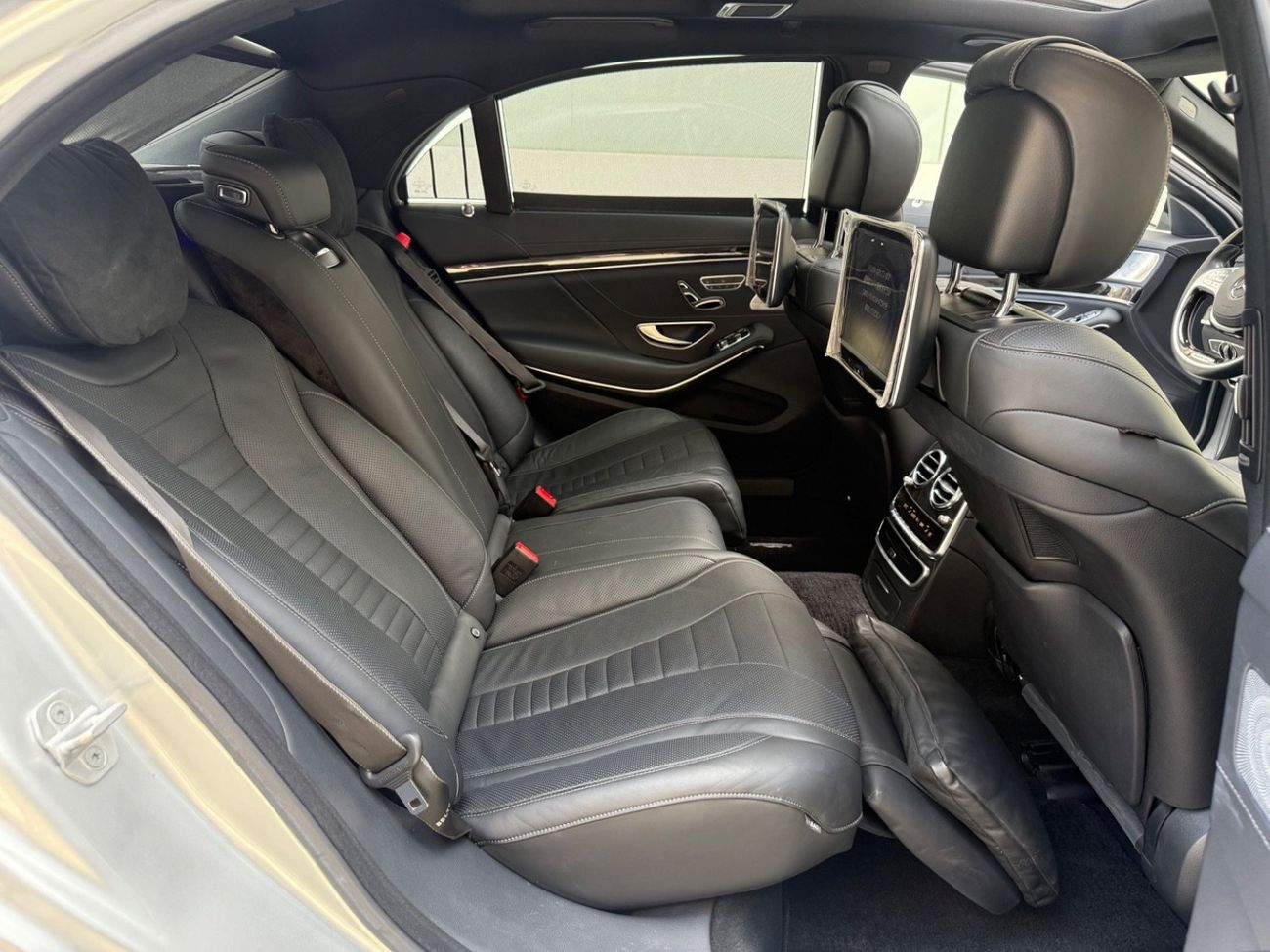 Mercedes-Benz S 500 AMG 4.7L AMG Line* Low Mileage*Chauffeur*TV*Massage*Panoramic Roof