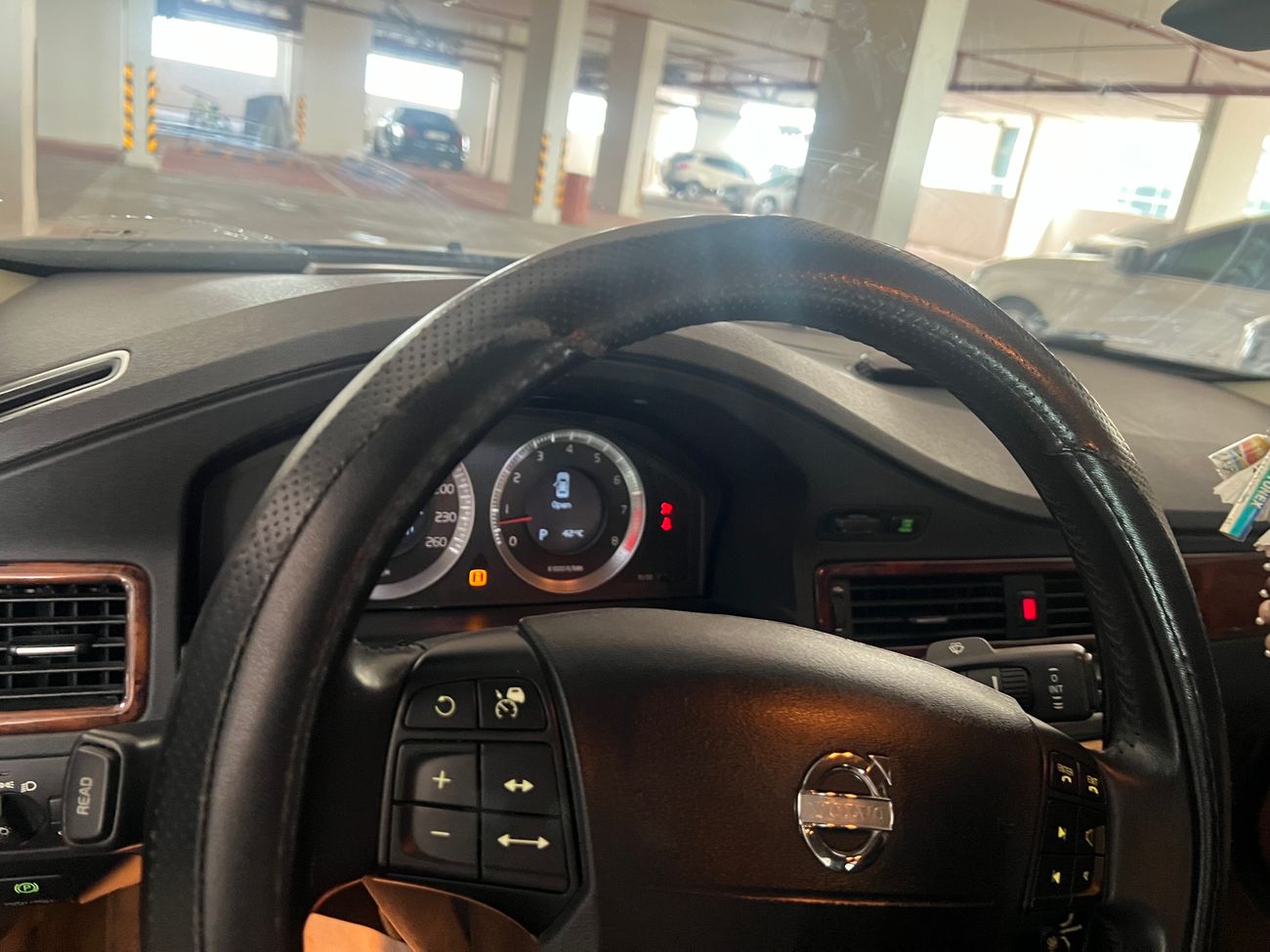 فولفو S90 4.4 V8