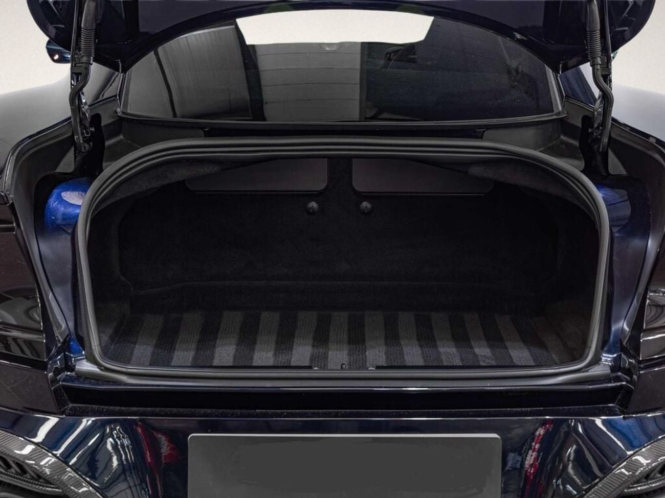 أستون مارتن فانتيج V12 Vanquish 5.2 V12 BiTurbo Auto Euro 6 (s/s) 2dr (EXPORT ONLY)