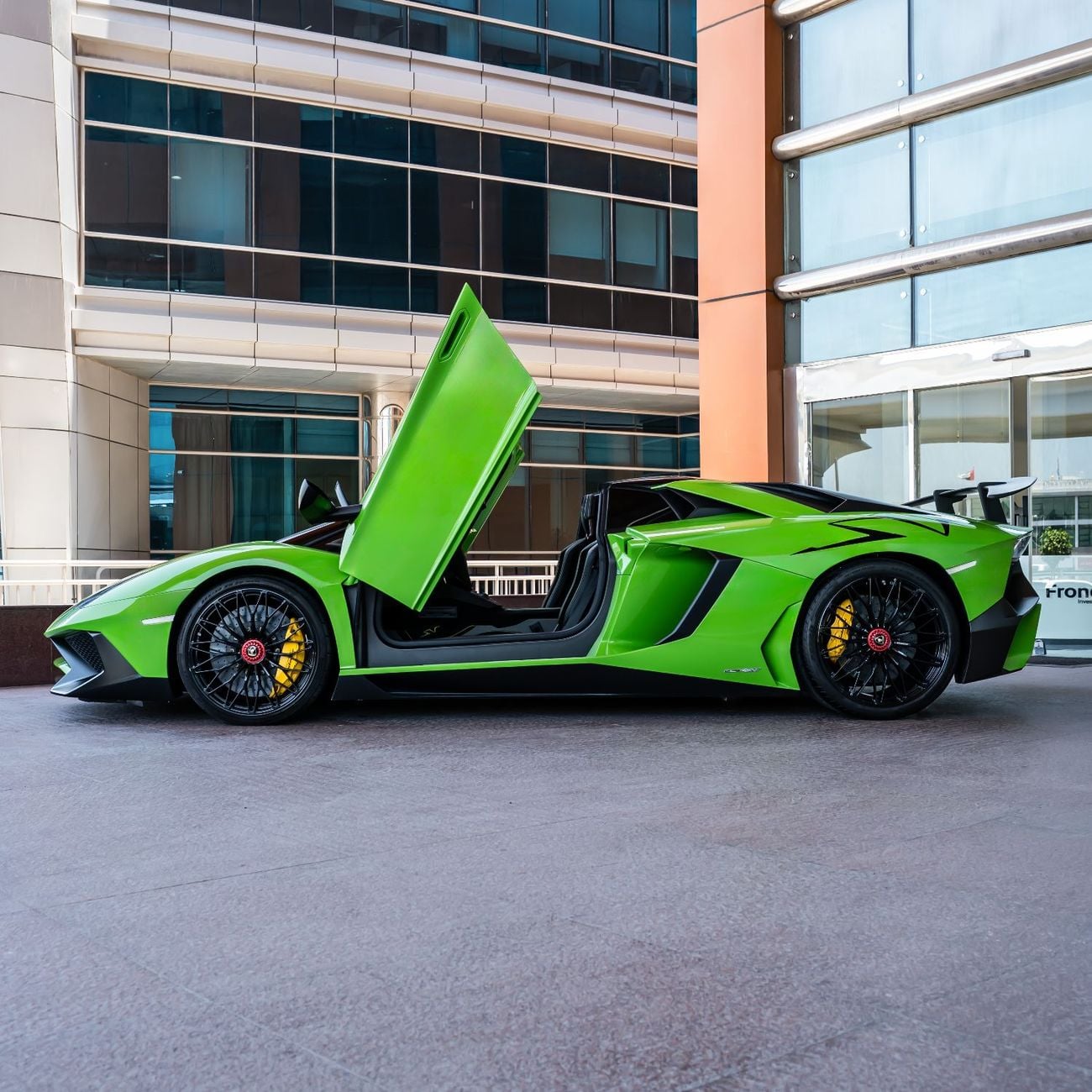 Lamborghini Aventador Roadster 2017 Lamborghini Aventador LP 750-4 Superveloce Roadster | Rare Collector Item