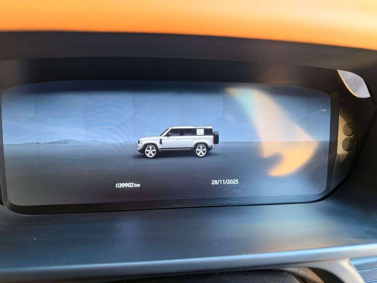 لاند روفر ديفندر diesel 3.0 liter ,right hand ,automatic