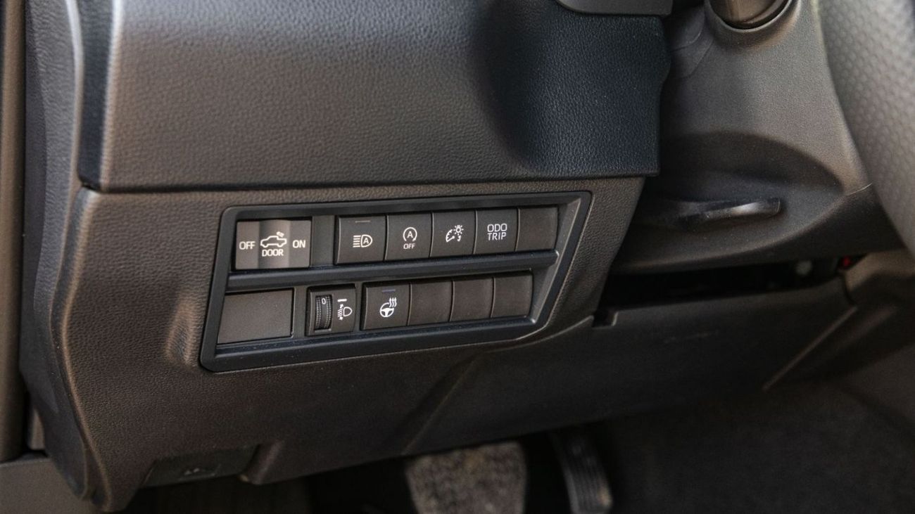 Toyota Tundra SR5 4WD/2024. Local Registration +10%