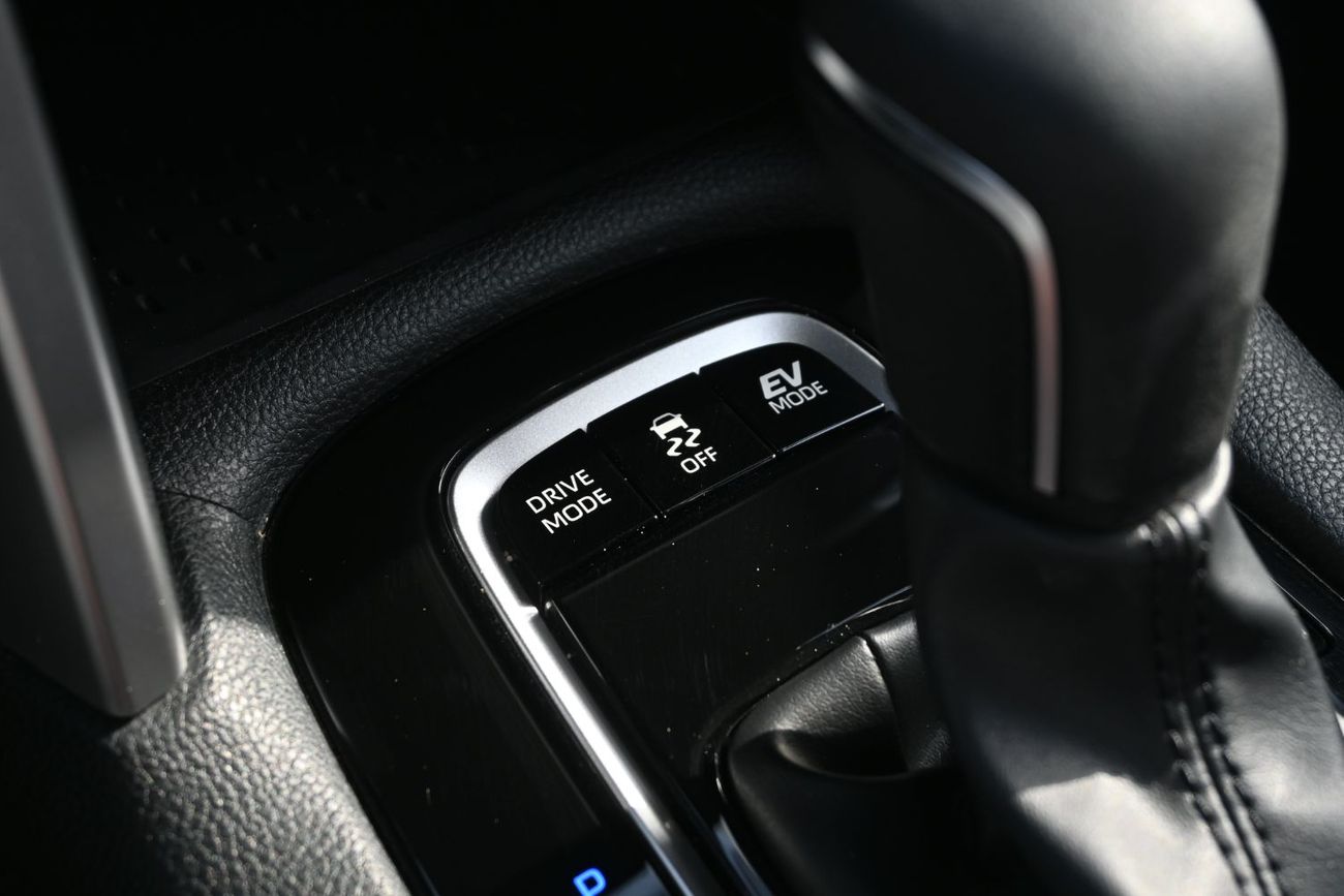 تويوتا كورولا كروس Toyota Corolla Cross 1.8L Hybrid FWD GCC, Model 2025, Color White