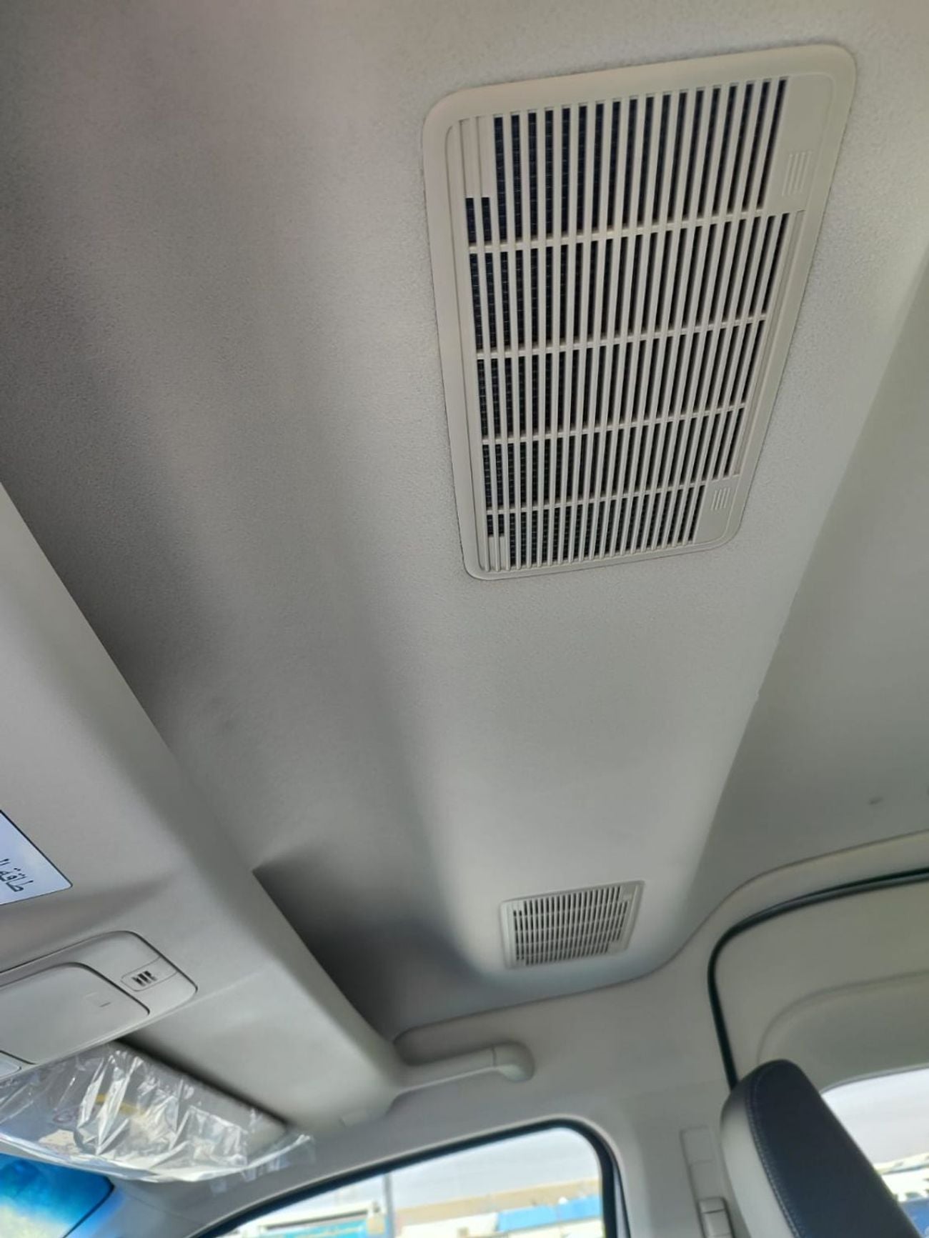 Toyota Hiace - Toyota Hiace GL HIGHROOF / 13 SEATER / REAR CAMERA / 3.5L PETROL A/T / WHITE BUMPER