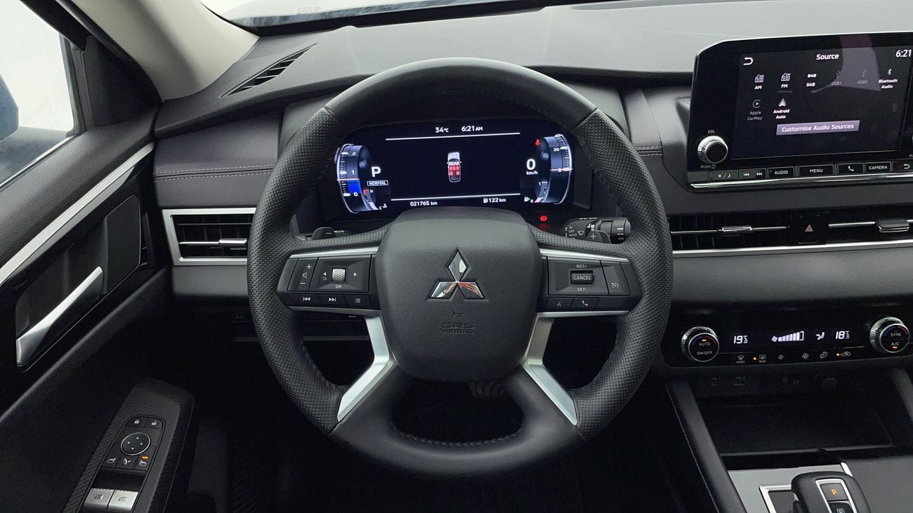 Mitsubishi Outlander HL SYNTHETIC LEATHER SEATS WITH SUNROOF 2.5 | Zero Down Payment | Free Home Test Drive