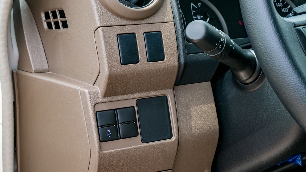 Toyota Land Cruiser Pick Up LC 79 DC 2.8L YM 2024