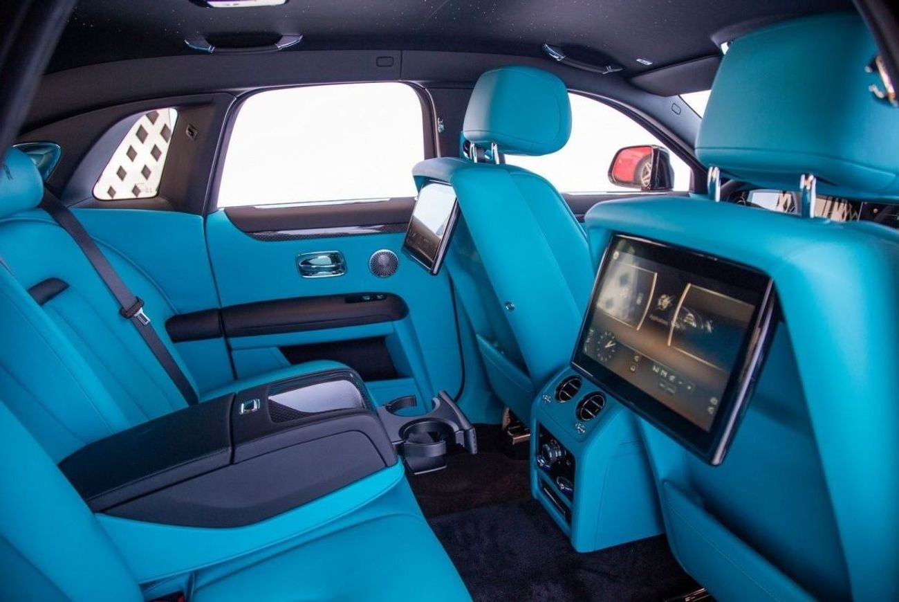 رولز رويس جوست BLACK BADGE