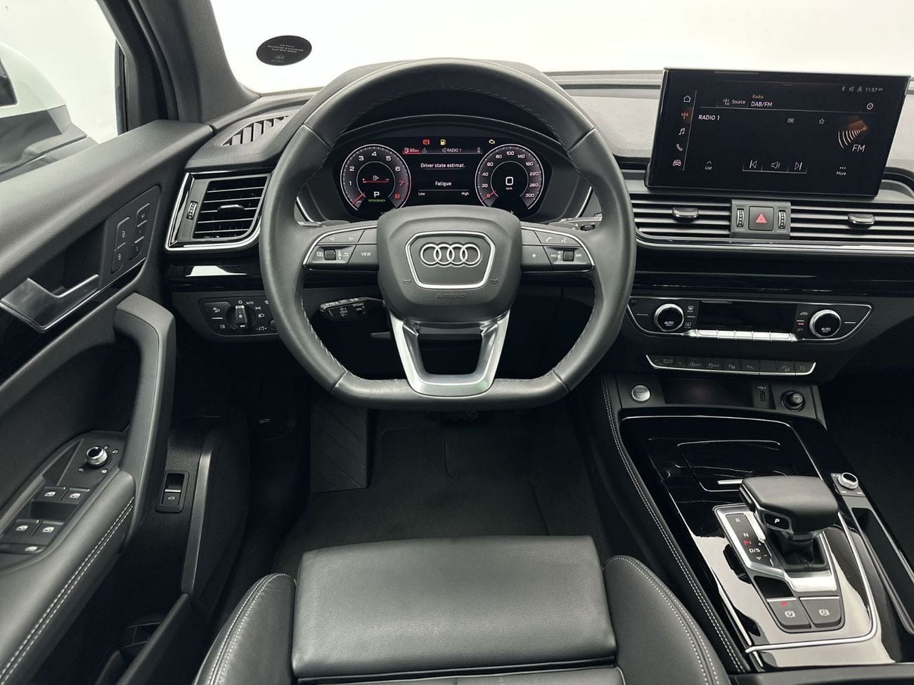 Audi Q5 45 TFSI Quattro Design 2.0L Q5 S line 45 TFSI quattro 249hp (Ref# 75778)