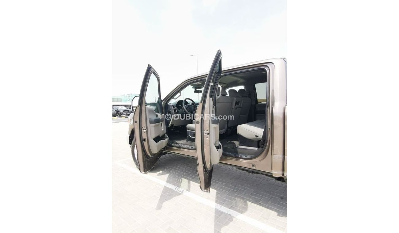 Ford F 250 Ford F -250 XLT - 2023 - Champagne