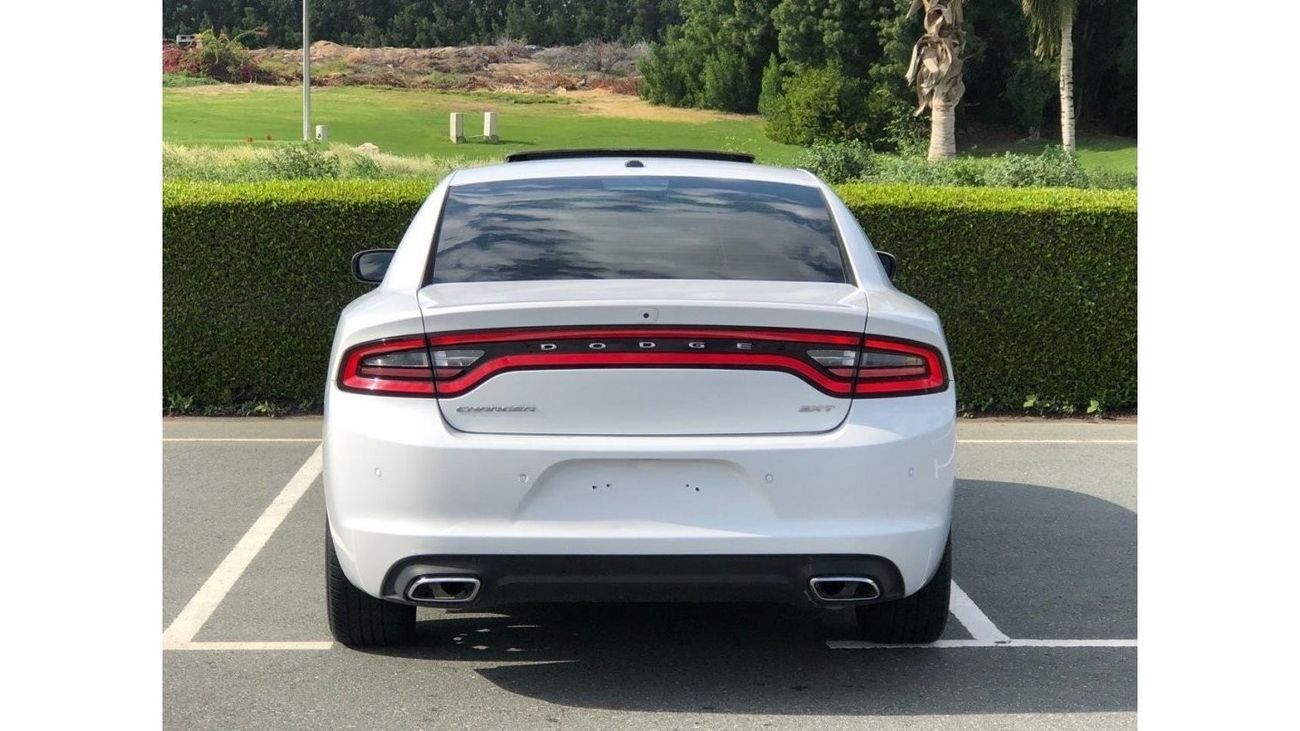 Dodge Charger SE Top charger ،2016 GCC V6 ،Full Options, sunroof, Low mileage