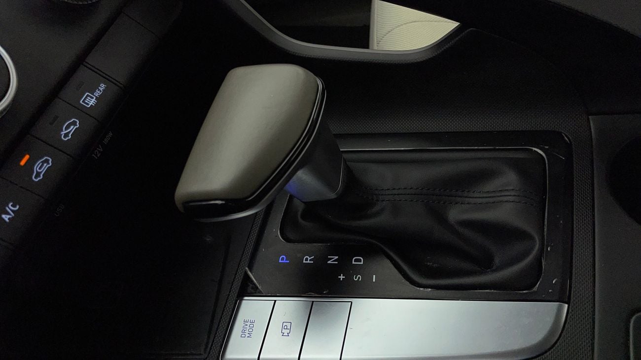 Hyundai Elantra COMFORT 1.6 | Zero Down Payment | Home Test Drive