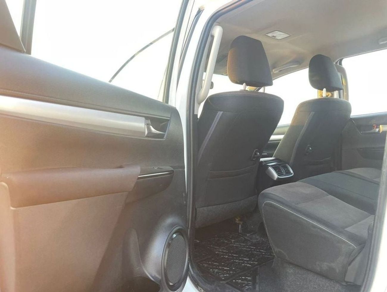 تويوتا هيلوكس 2017 Toyota Hilux GLX 2.7L V4 - AWD 4x4 - Full Option SR5 Edition Rear CAM / AC - Rims With Side Ste