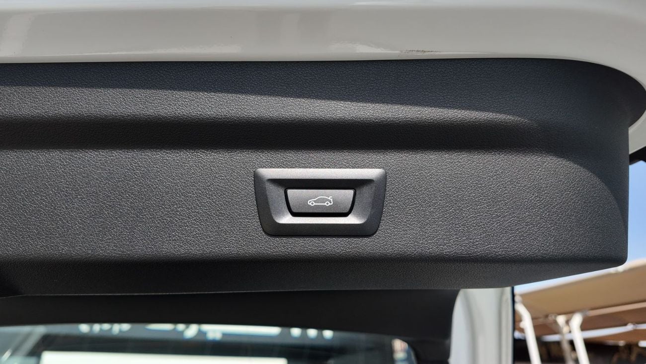 BMW X2 BMW X2 sDrive 25i M Sport 2.0L White Interior Moca