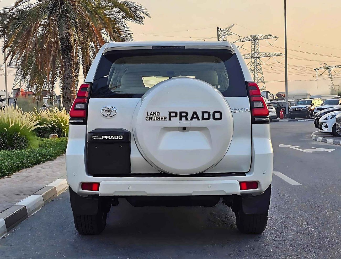 تويوتا برادو GXR V6/ LOW MILEAGE/  LEATHER/ DVD CAMERA/  SPARE UP/ 1670 MONTHLY / LOT# 90465