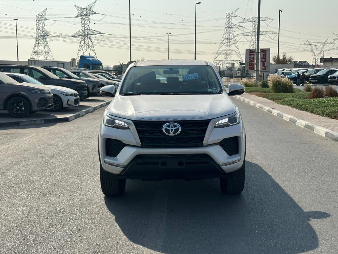 تويوتا فورتونر 2025 TOYOTA FORTUNER 2.4 DSL  WHITE/TAN