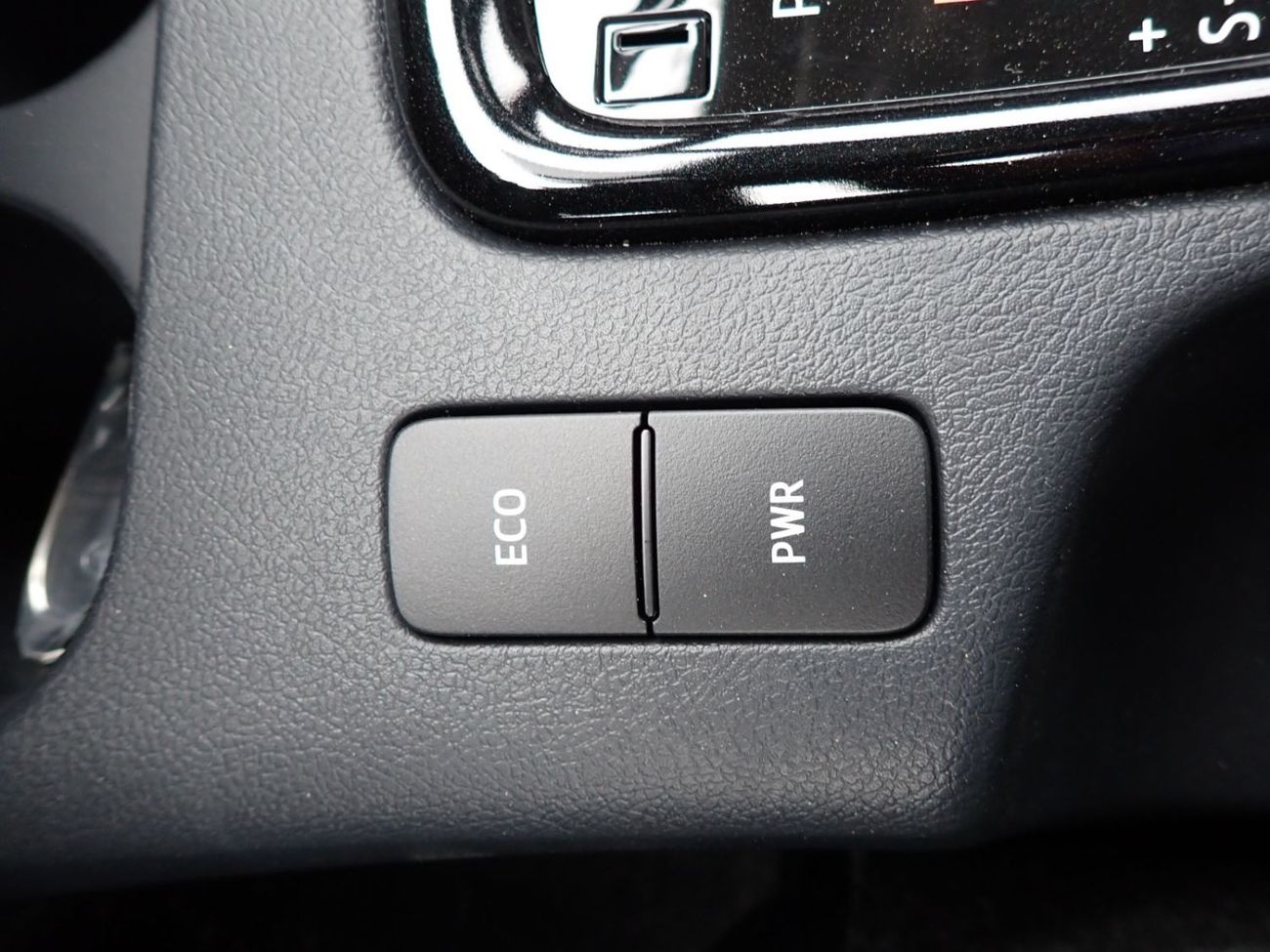 Toyota Hilux 2025 Toyota Hilux Adventure Double Cab Pickup 2.8L 4-Cyl Turbo Diesel A/T 4x4 Only for Africa