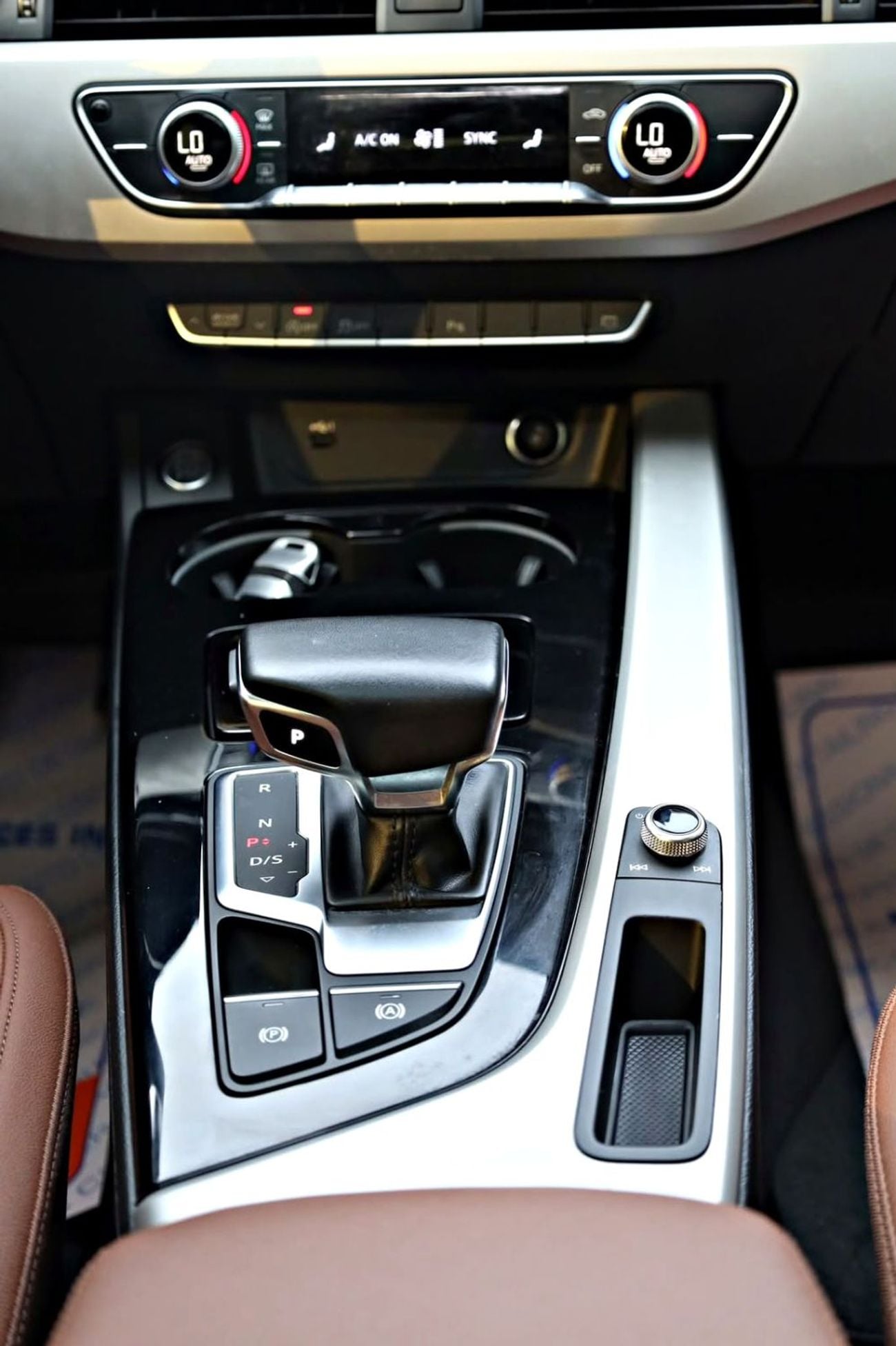 أودي A4 40 TFSI S-LINE