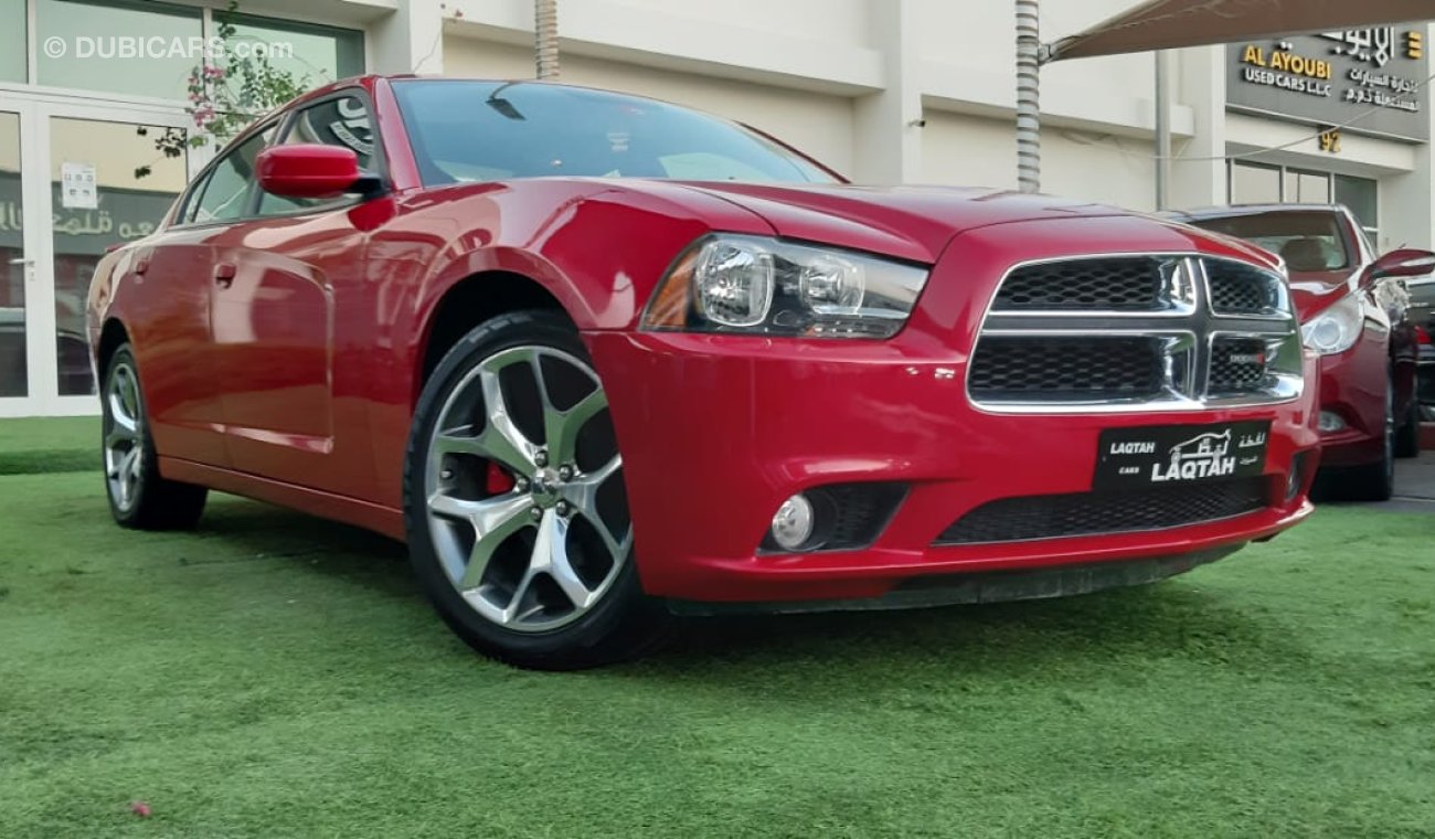 Dodge Charger Imported number one, full option in excellent condition, cruise control hatch, rear wing sensors, yo