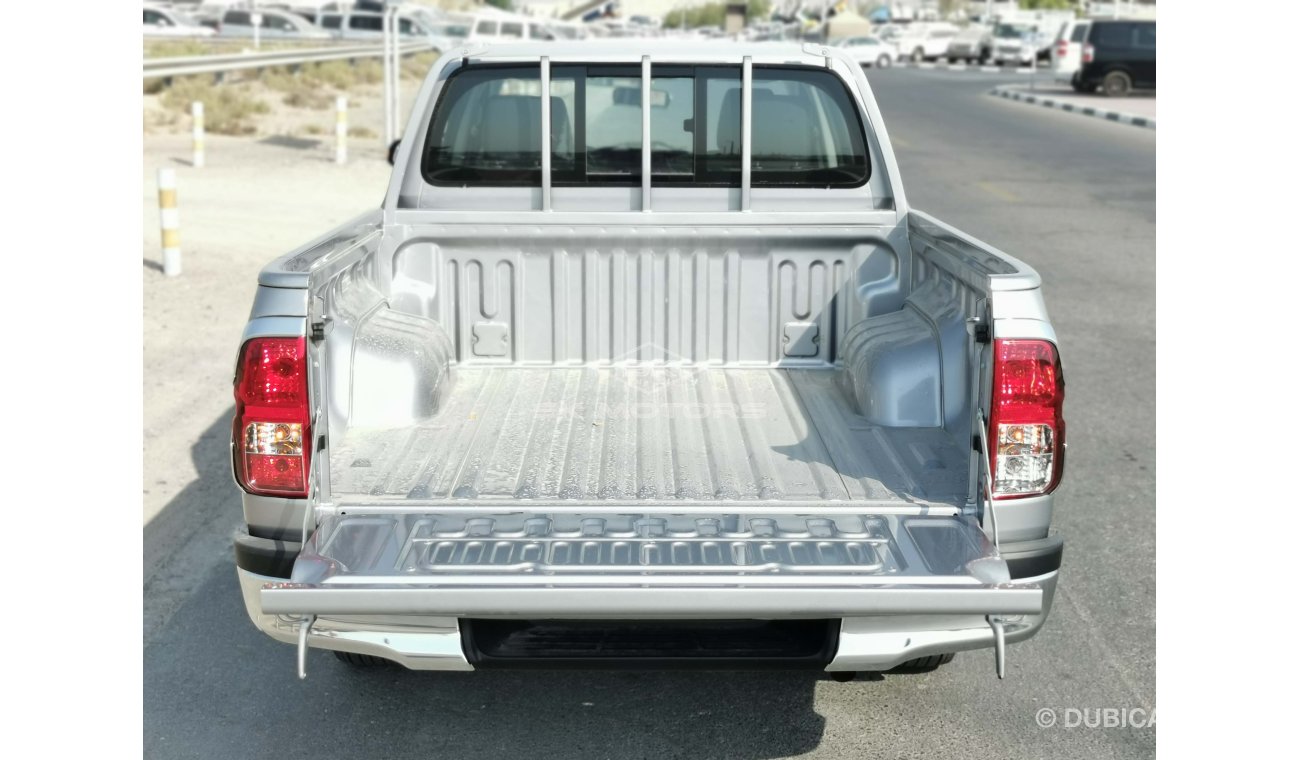 تويوتا هيلوكس 2.4L 4CY Diesel, 4×2, M/T, DVD, Chrome Bumpers (CODE # THBS06)