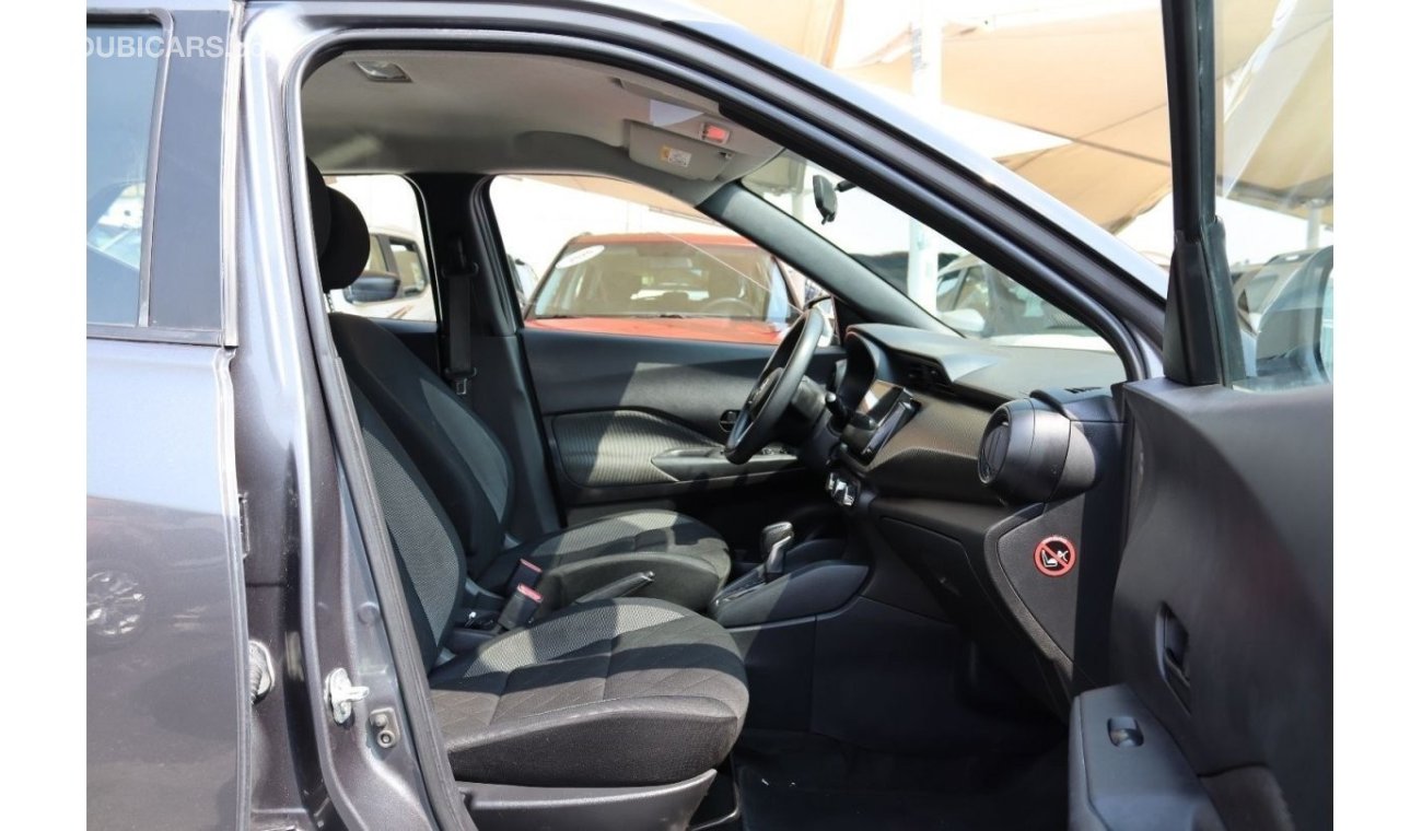 Nissan Kicks SV ACCIDENTS FREE - GCC - ORIGINAL PAINT - ENGINE 1600 CC - PERFECT CONDITION INSIDE OUT