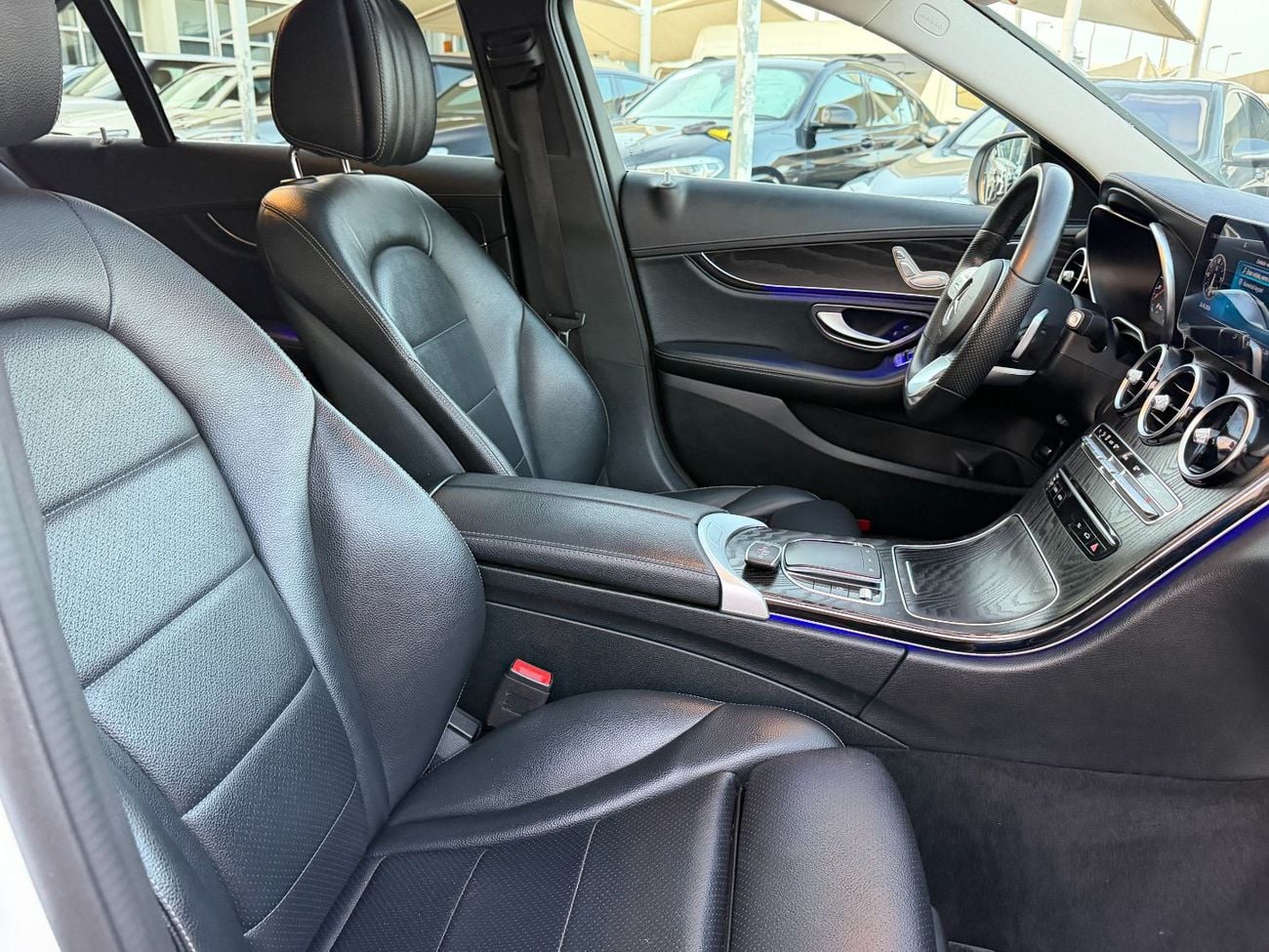 مرسيدس بنز C 300 Luxury 2.0L