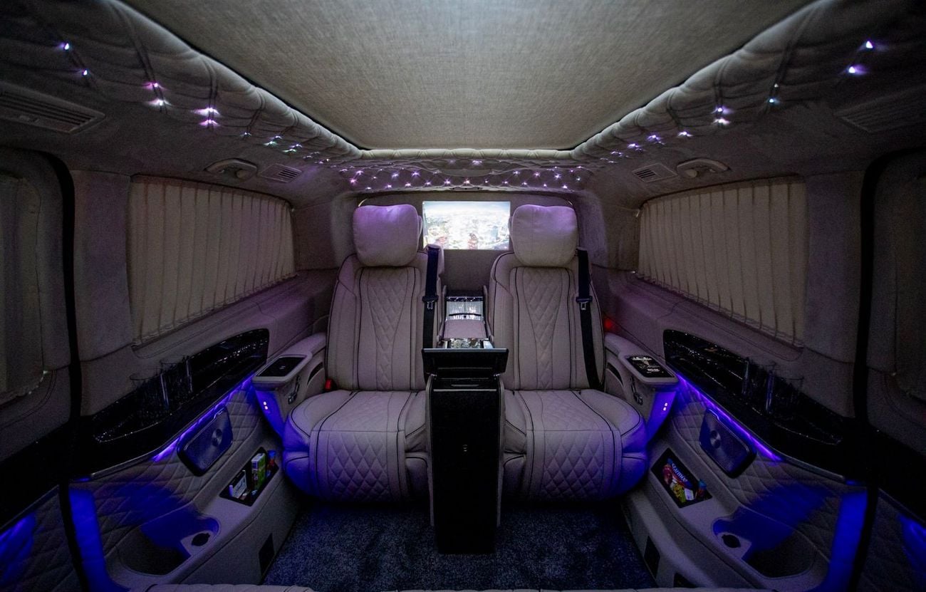 مرسيدس بنز V 300 Senzati® Jet Class® Oryx Edition® 7 seat Silk Beige Leather
