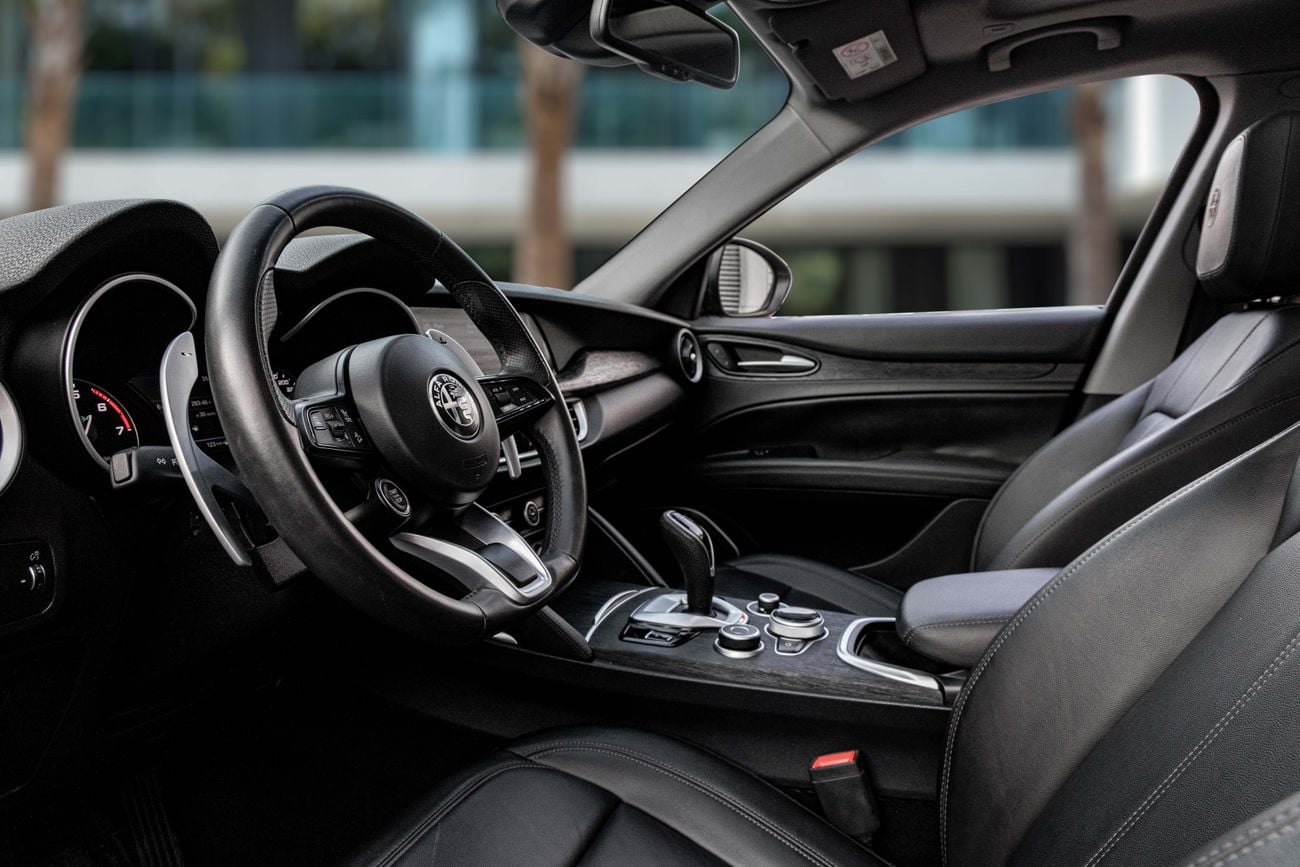 ألفا روميو ستيلفيو Stelvio Super | 1,450 P.M | 0% Downpayment | Service History!