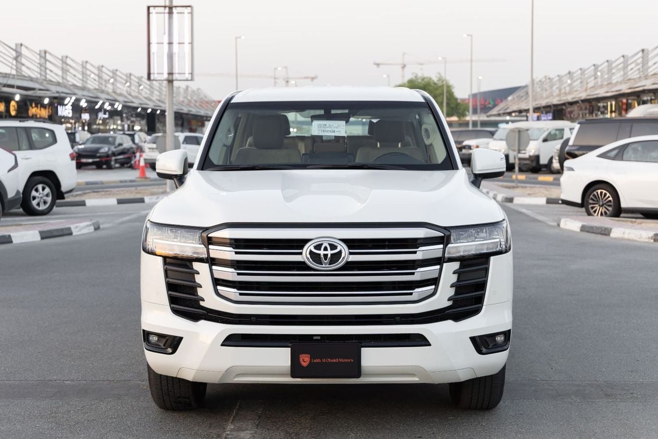 Toyota Land Cruiser GXR LAND CRUISER | LC300 | 2026 | GCC | 4WD | V6 3.5L | 1 Camera - 1 electric chair | Petrol | 7 seat |