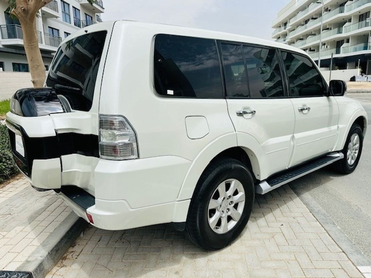 Mitsubishi Pajero GLS MIDLINE