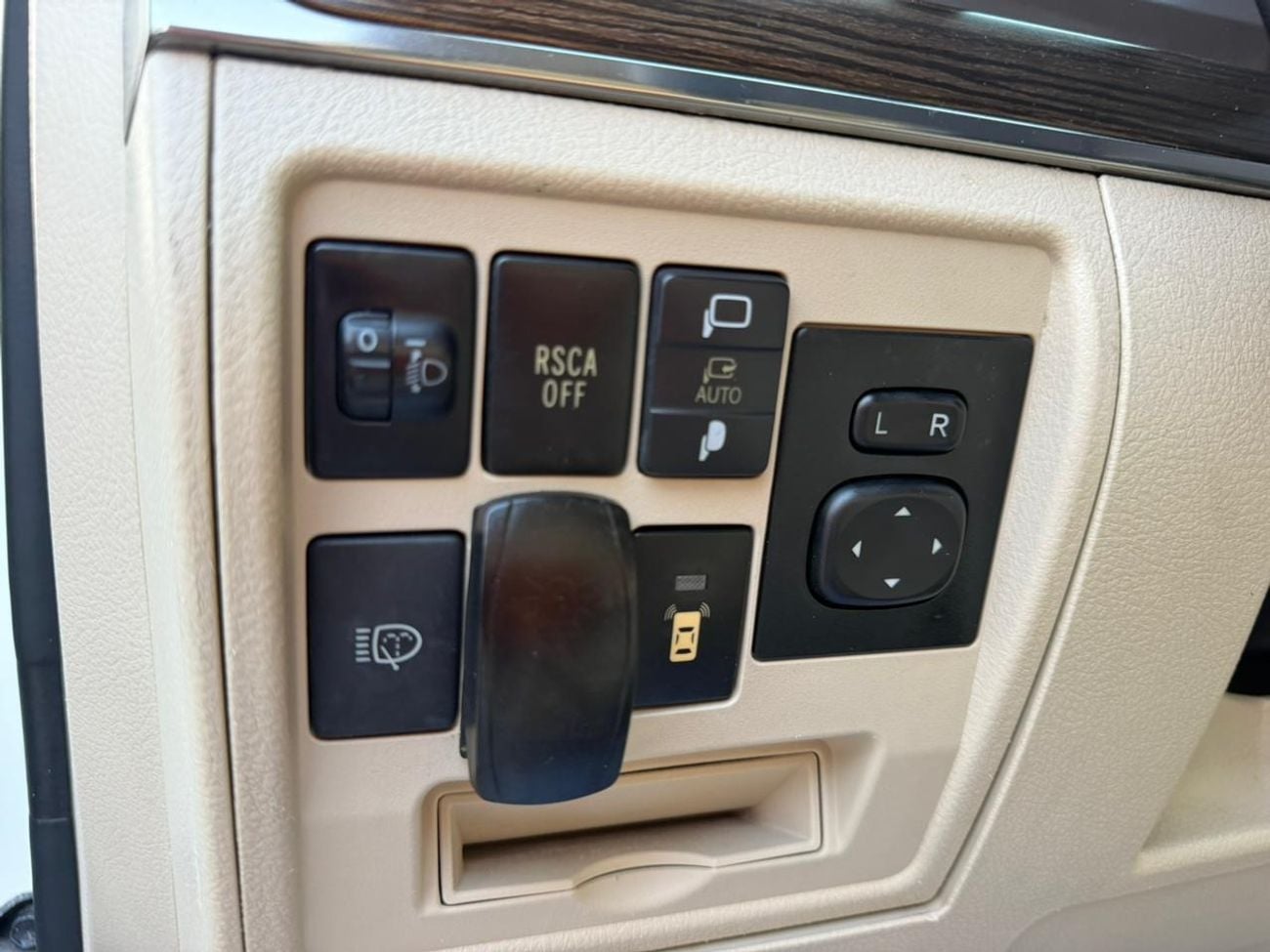 Toyota Land Cruiser GXR GRAND TOURING