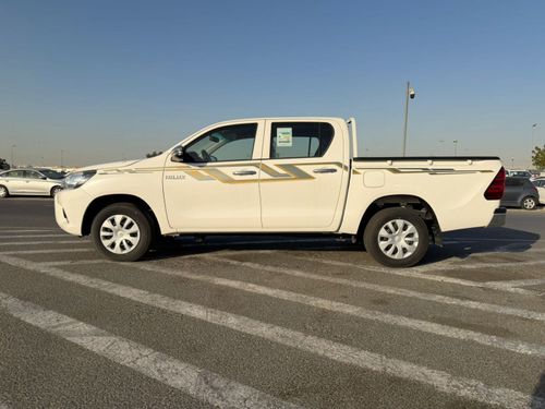 تويوتا هيلوكس Hilux 2.7 AT basic 4x2 2025 GCC