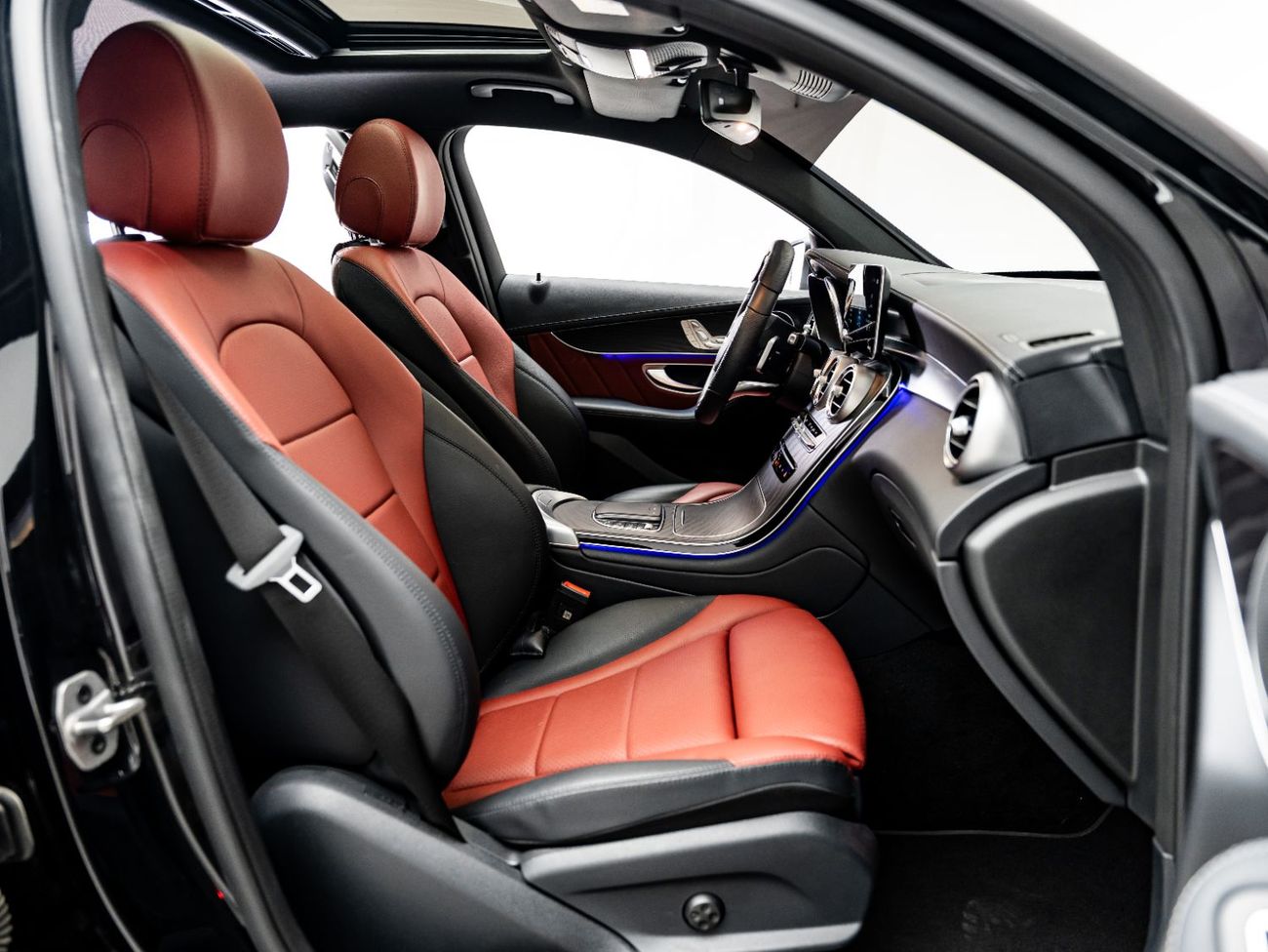 Mercedes-Benz GLC 200 2023 Mercedes GLC 200 Coupe, 2028 Mercedes Warranty + Service Contract, Low KMs, GCC