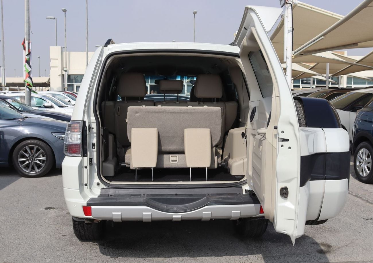 Mitsubishi Pajero GLS Mid 3.5L (186 HP) Mitsubishi Pajero  2020 - GCC - Accident-Free - 3.8L - (6)V - 7 Seats - Excell