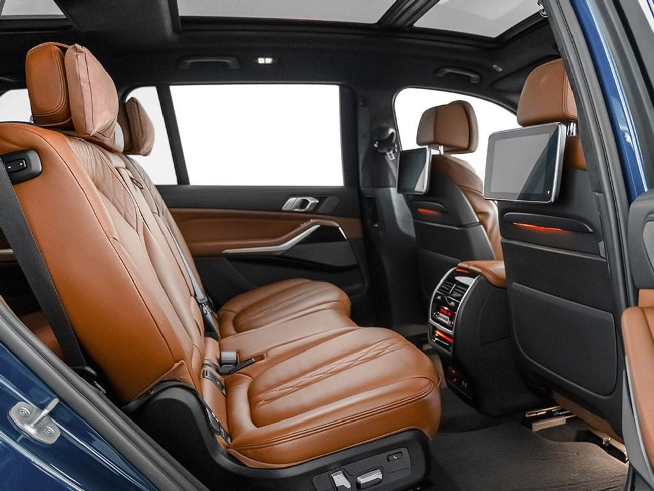 BMW X7 M50i 4.4L (530 HP) M50i 4.4L