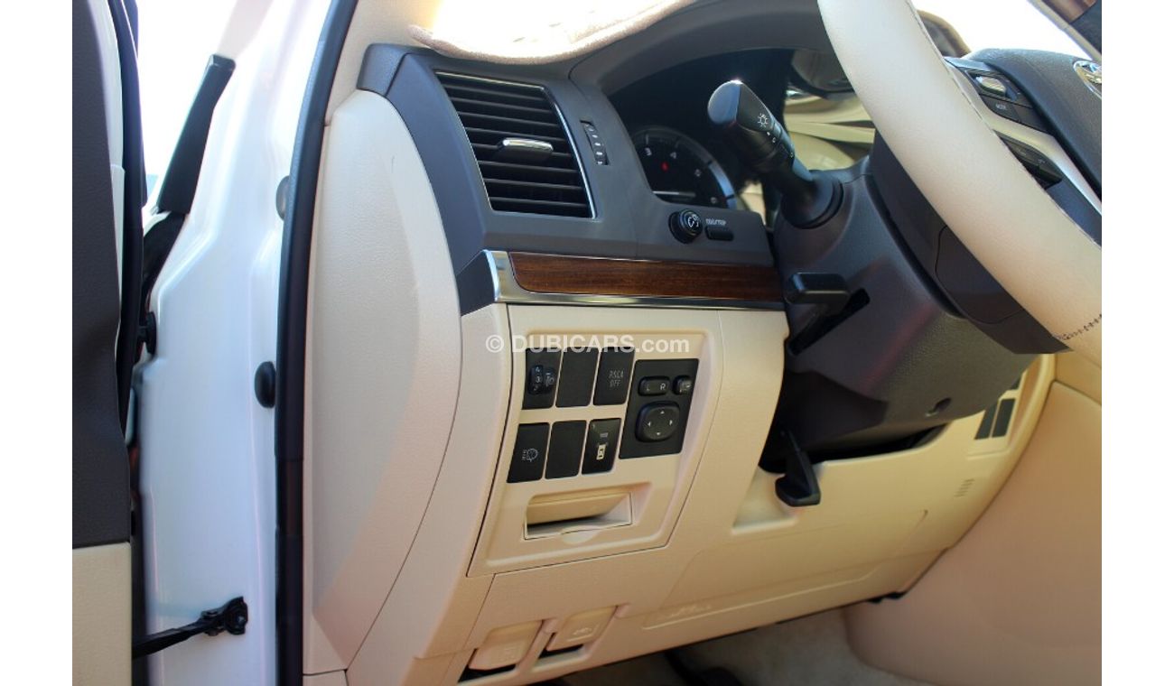 Toyota Land Cruiser (2017) GXR V8 5.7, GCC