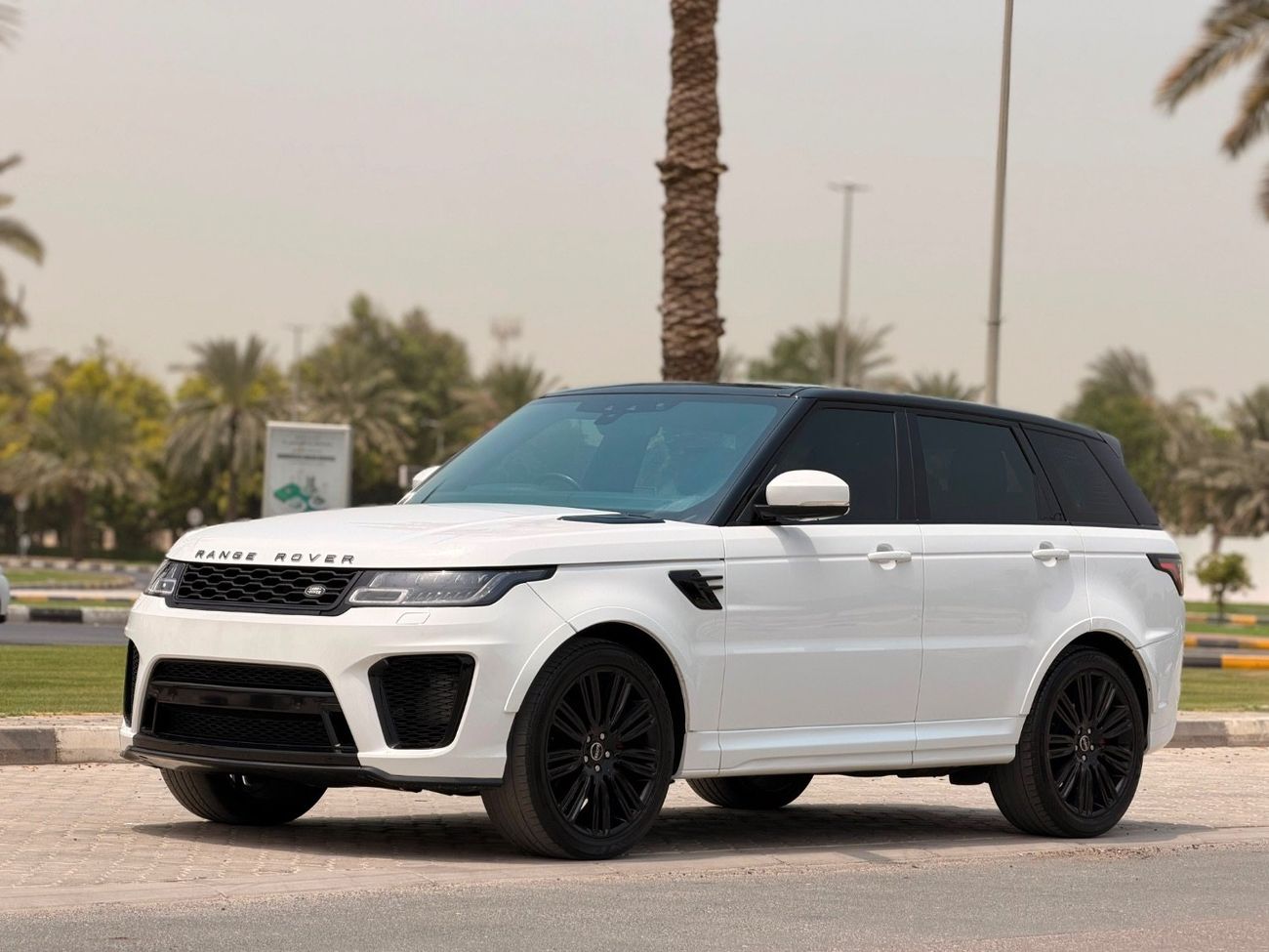Land Rover Range Rover Sport HSE DYNAMIC