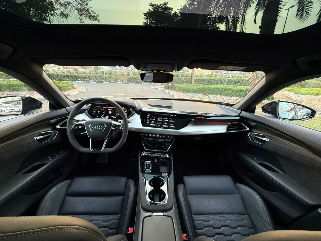 أودي اي ترون GT RS