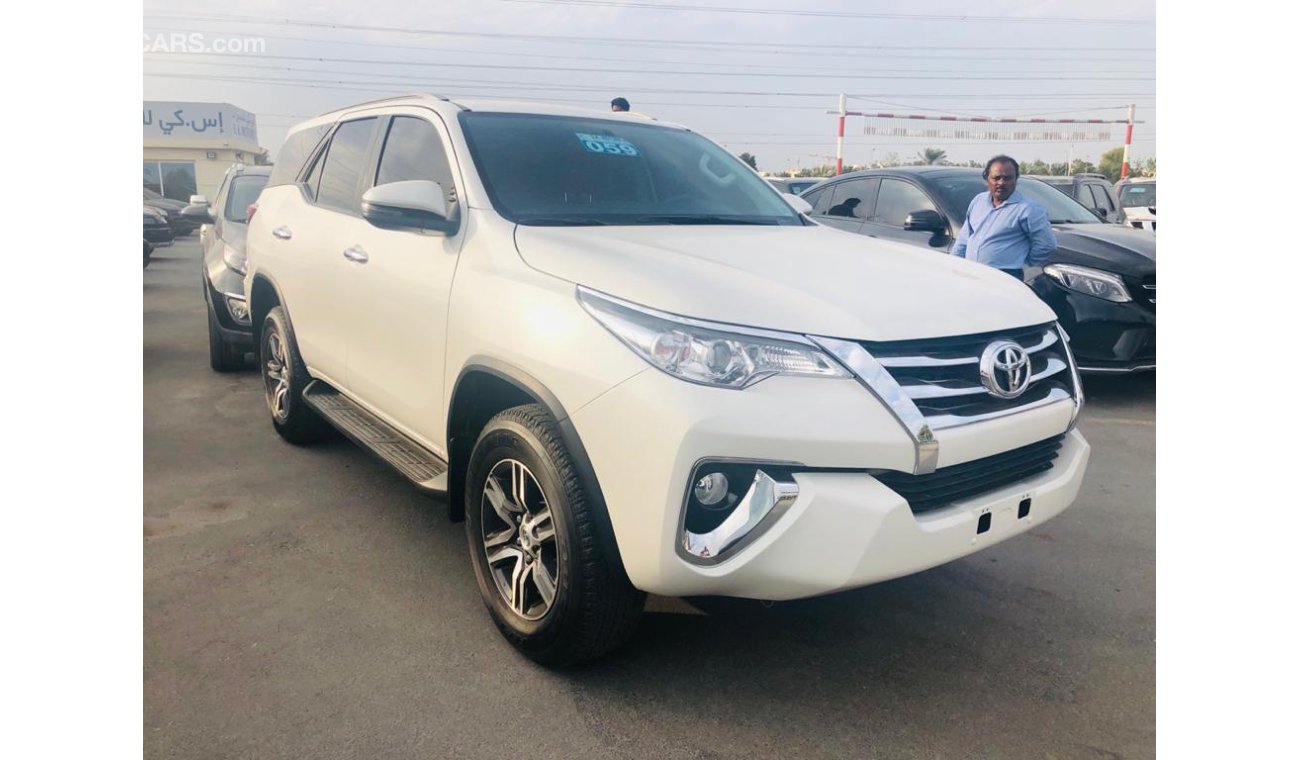 Toyota Fortuner FOG LIGHTS-LEATHER SEATS-ALLOY WHEELS-READY TO EXPORT