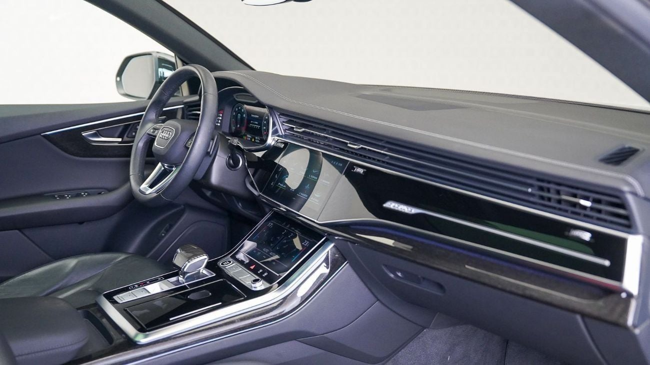 Audi Q8 55 TFSI quattro (340 HP) Special Offer | AED 3,921 PM | Service May 2028 | Q8 55 S Line Premium