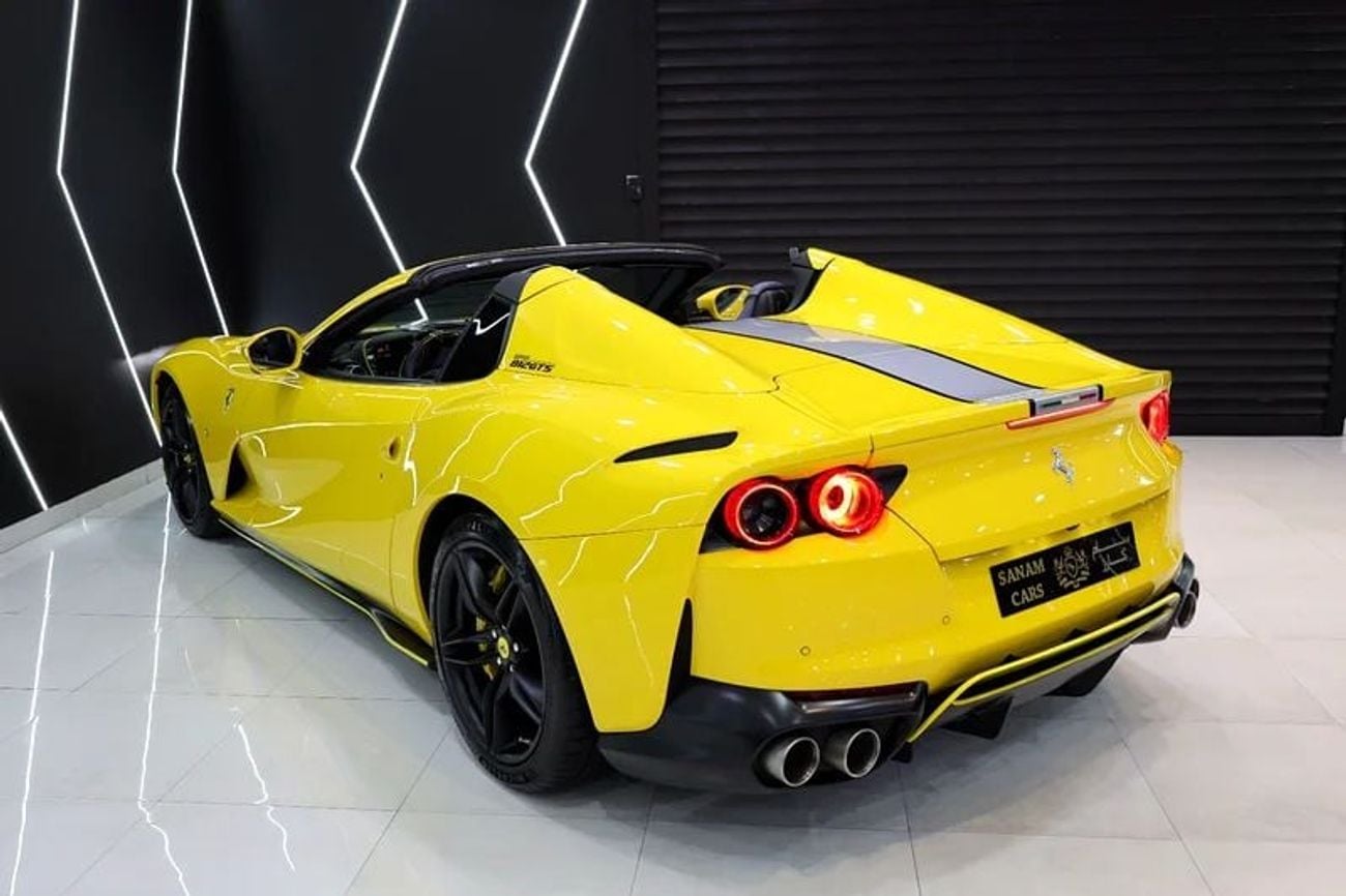 Ferrari 812 2023 Ferrari 812 GTS, Passenger Display, Carbon Interior, Dealer Warranty + Service!!