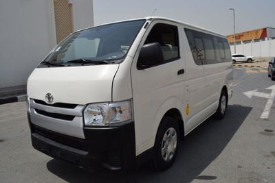 Toyota Hiace Toyota Hiace Std Roof Bus 13 seater, Model:2015.Excellent condition