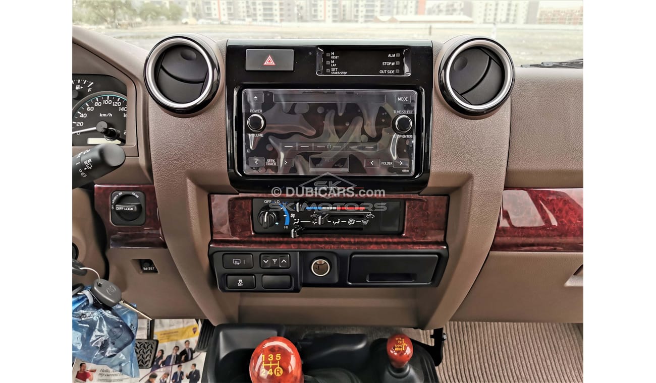 تويوتا لاند كروزر 70 4.5LDiesel, M/T,  Alloy Rims, Diff Lock, Rear Camera, 4WD (CODE # LX7603)
