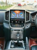 تويوتا لاند كروزر DIESEL SAHARA 4.5 LITER ,2019 MODEL ,GREY COLOR ,RIGHT HAND DRIVE