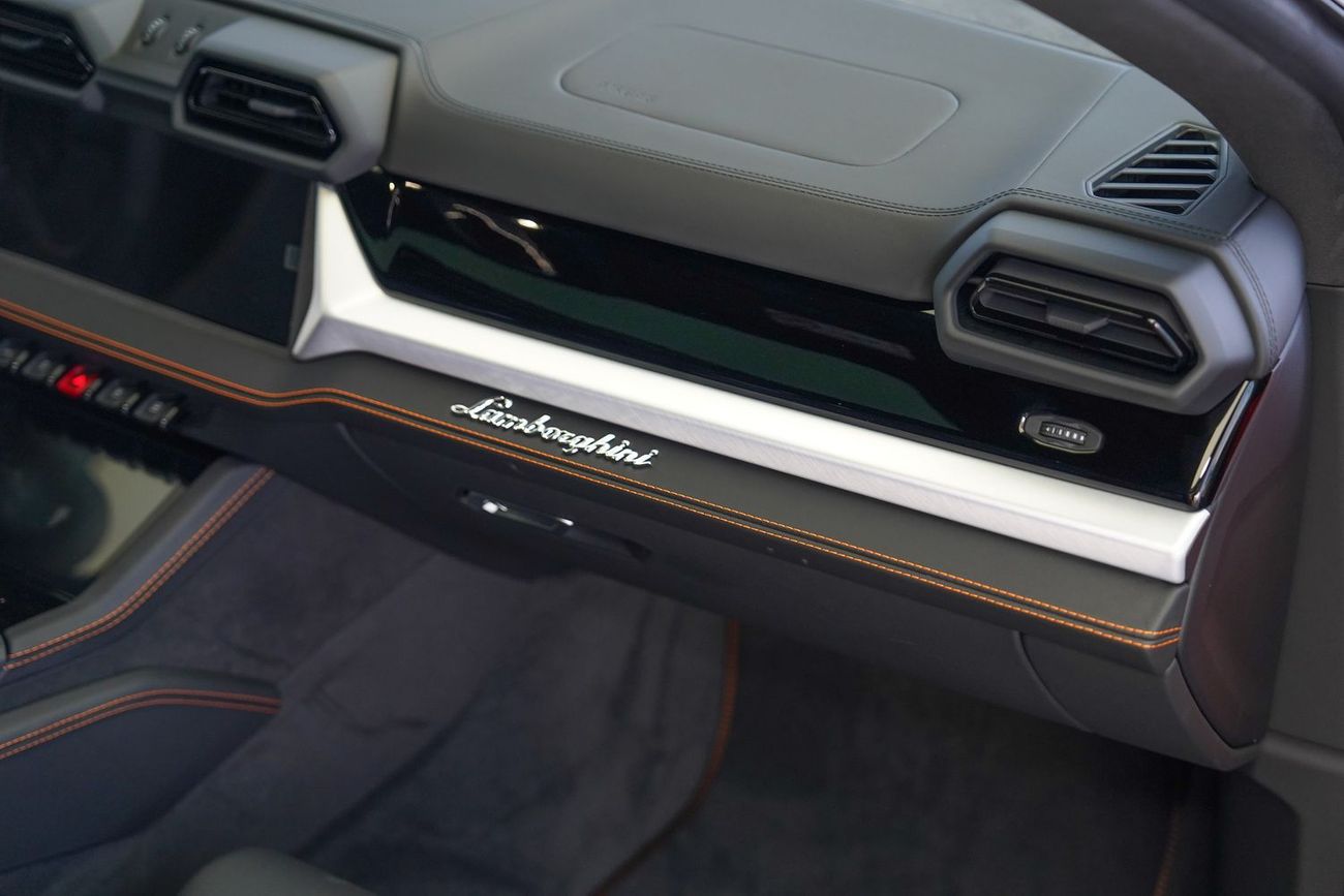 لامبورغيني اوروس STD 4.0T V8